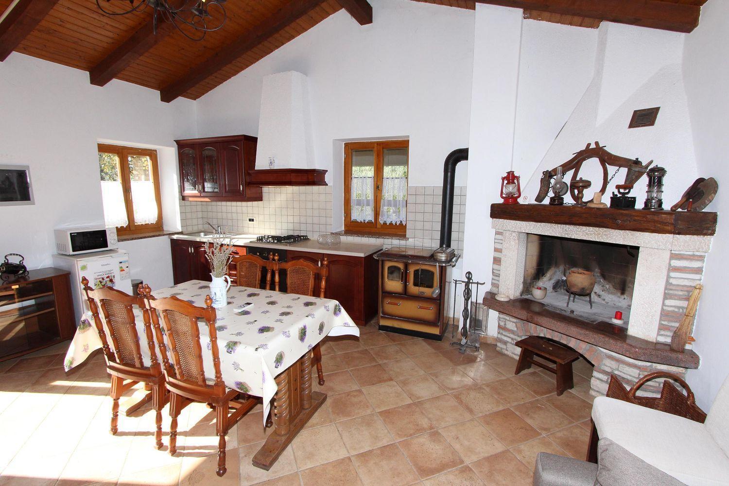 Charmantes Steinhaus Zur Alleinnutzung Mit Liegewiese, Grillbereich, Waschmaschine Ferienhaus